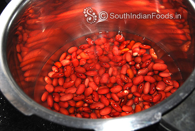 Pressure cook rajma for 4 whistles
