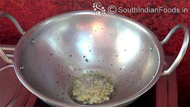 Heat sesame oil, add mustard, chana dal, urad dal