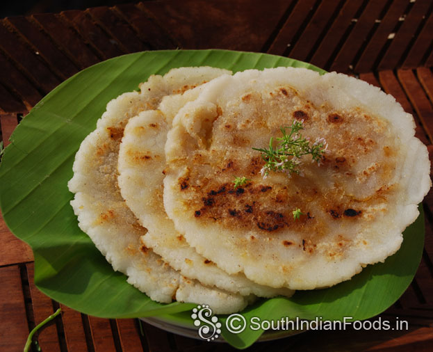 Rice poli with chana dal & jaggery stuffing
