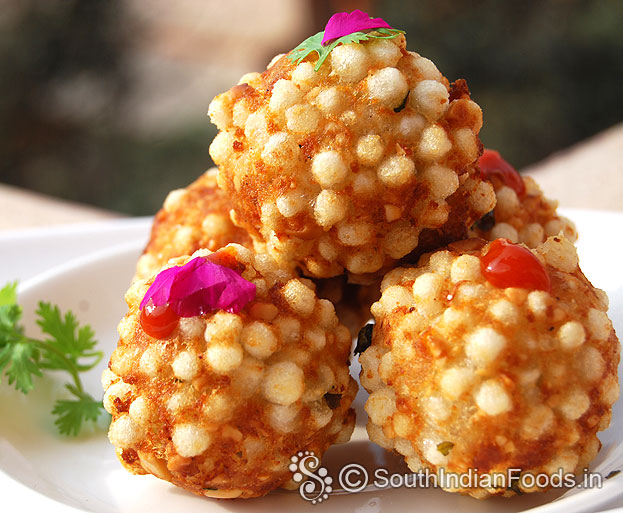 Serve hot with tomato chilli sauce