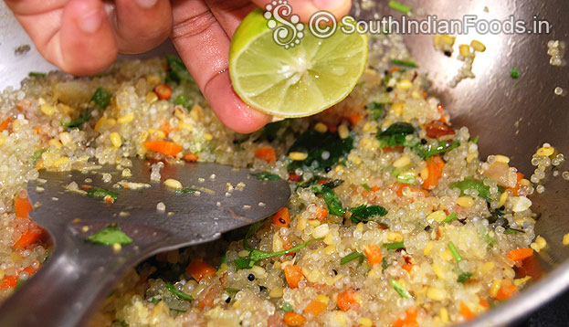 Add lemon juice into sago moong dal kichadi mix well