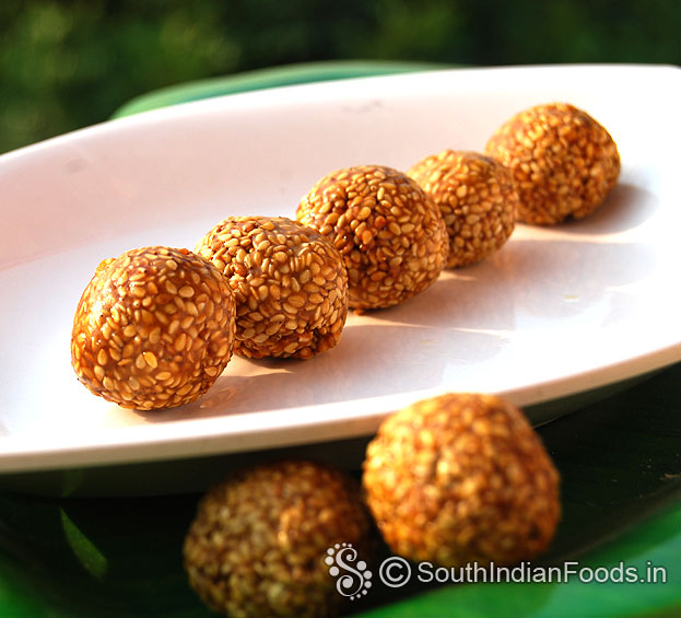 Sesame jaggery balls