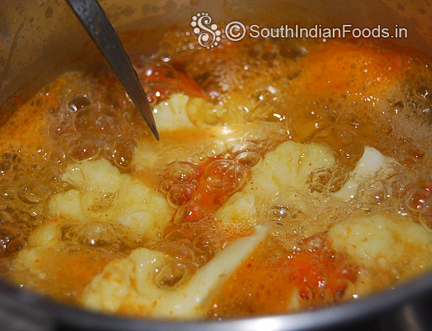 Boil potato, cauliflower & carrot with turmeric, red chilli powder