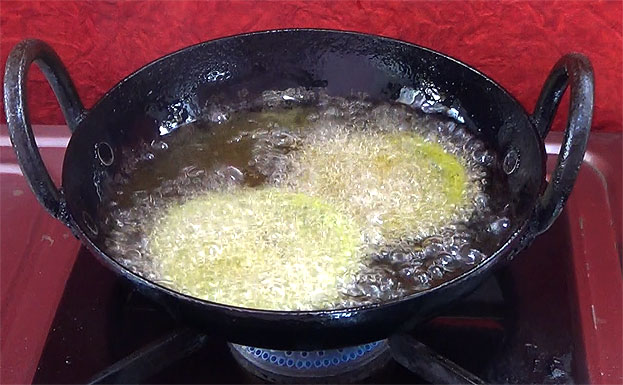 Spinach roasted gram chakli | Palak pottukadalai murukku-How to make