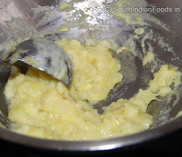 Mixture starts leaving the pan