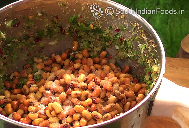 Add cowpea [thattai payaru] & salt coarsely grid without water