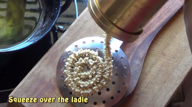 Squeeze over the ladle