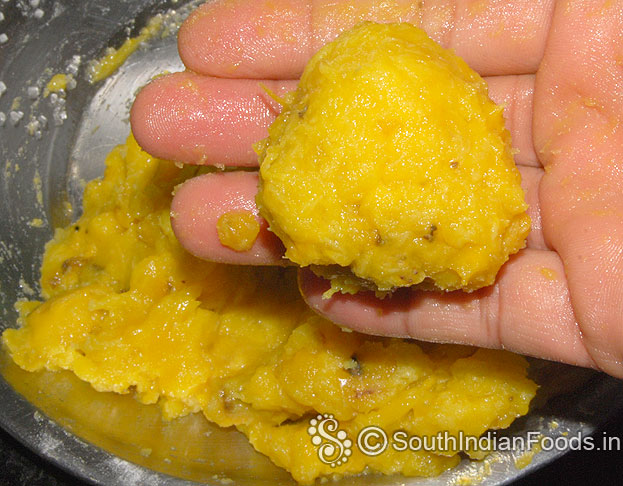 Take lemon size balls
