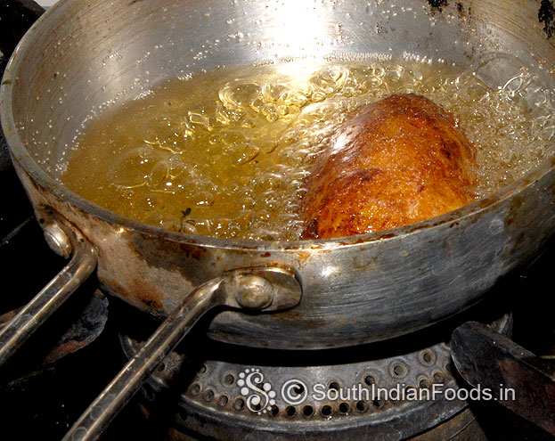 Crispy unnakaya ready, remove it from oil