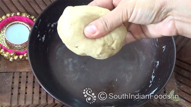 Dough is ready, cover it leave it for 5 min