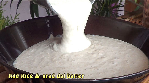 Transfer rice & urad dal batter