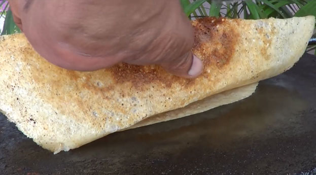 Fold & serve hot with chutney or sambar