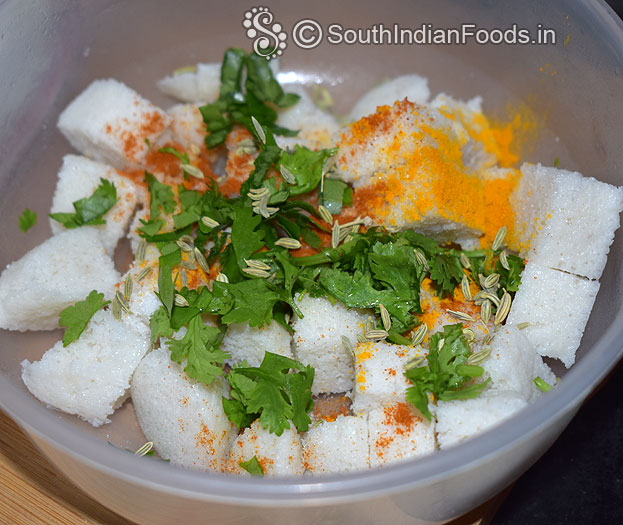 Add fennel, coriander & curry leaves