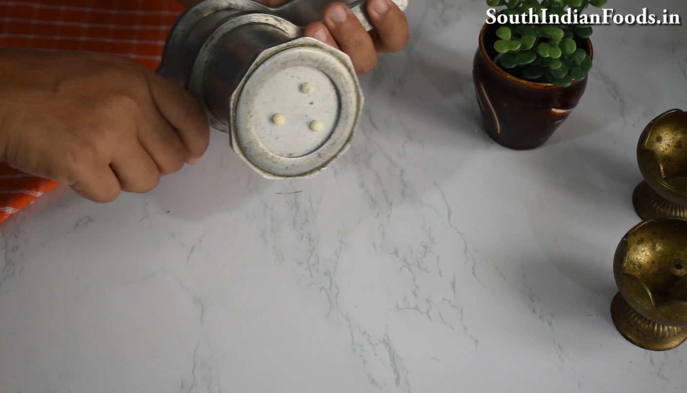 Idli Arisi Thenkuzhal murukku34