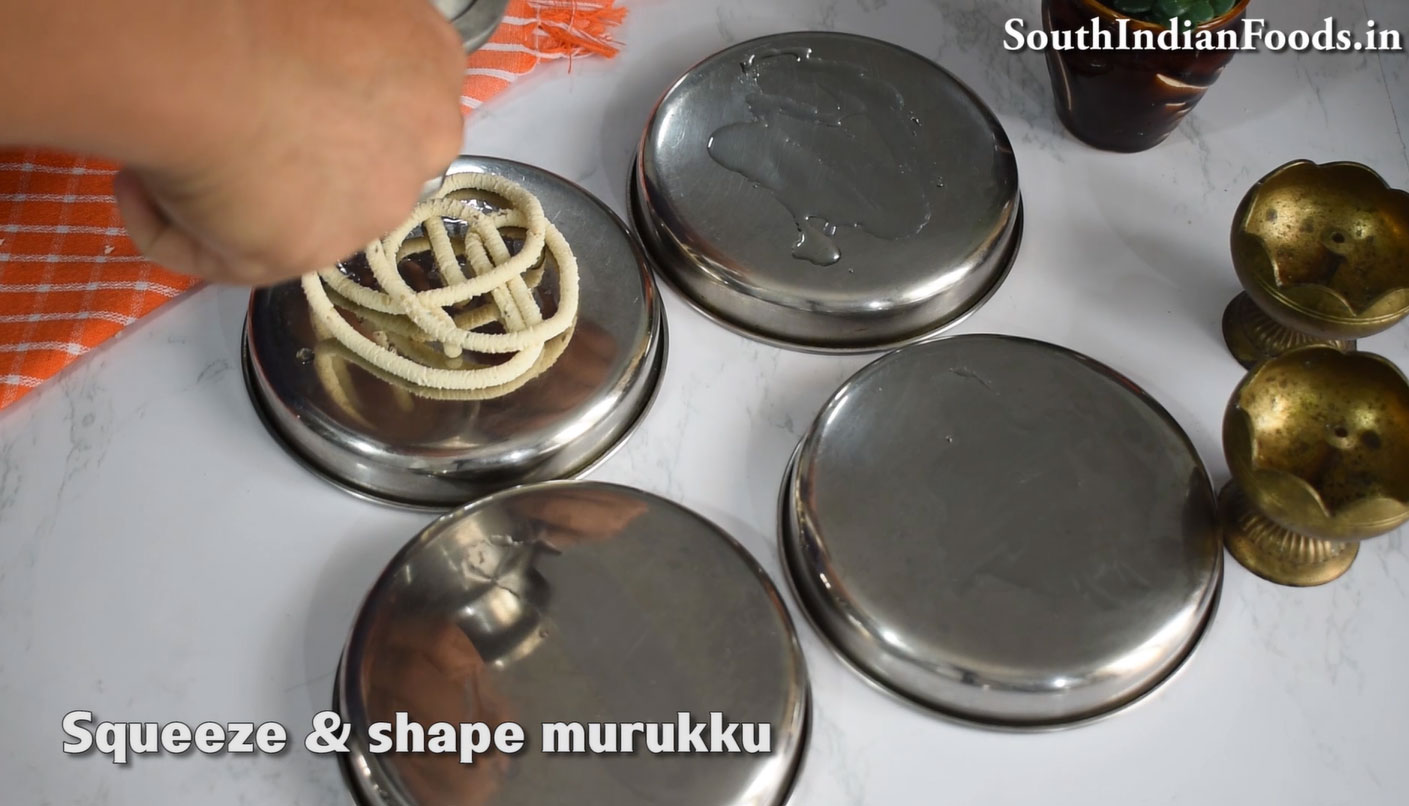 Idli Arisi Thenkuzhal murukku35