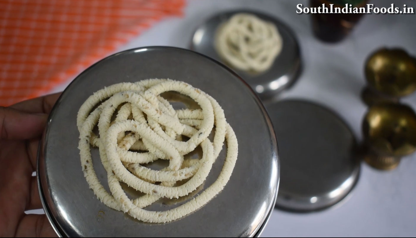 Idli Arisi Thenkuzhal murukku35