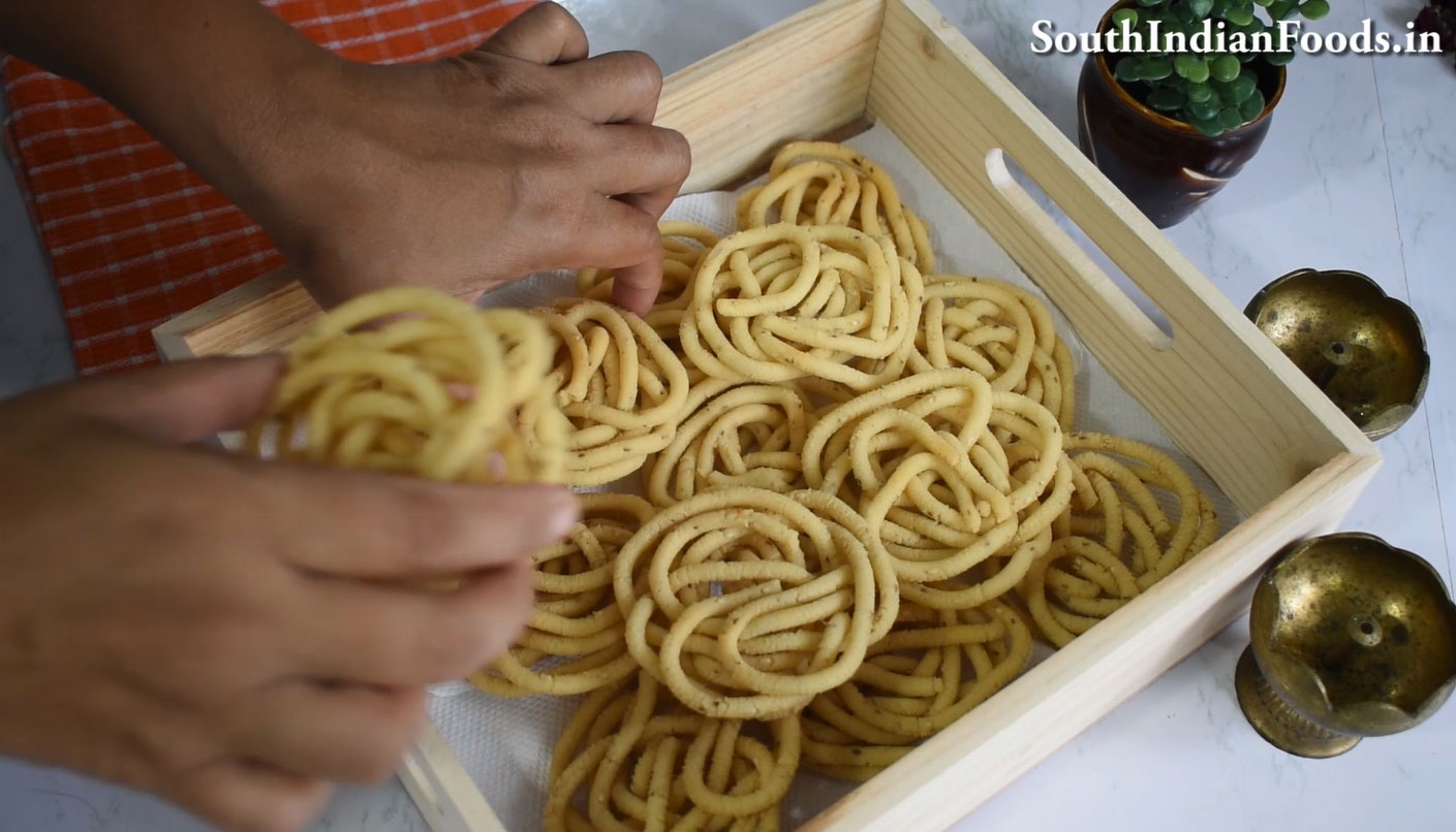 Idli Arisi Thenkuzhal murukku35