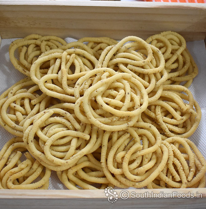 Idli Arisi Thenkuzhal murukku35