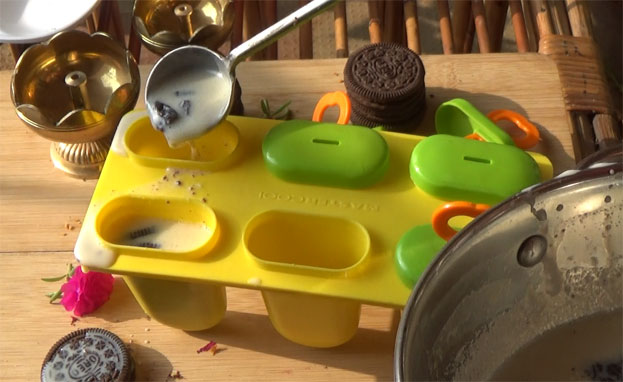 Pour into popsicle molds, freeze it till set for 8 to 10 hours
