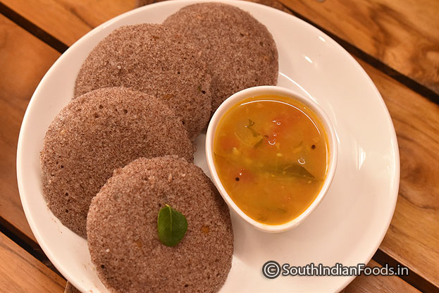 Kezhvaragu sooji idli