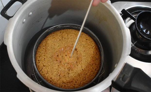 Instant eggless rava cake step 20