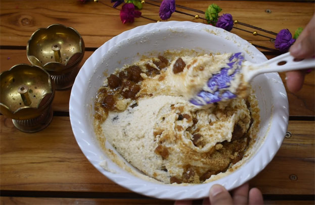 Instant eggless rava cake step 8