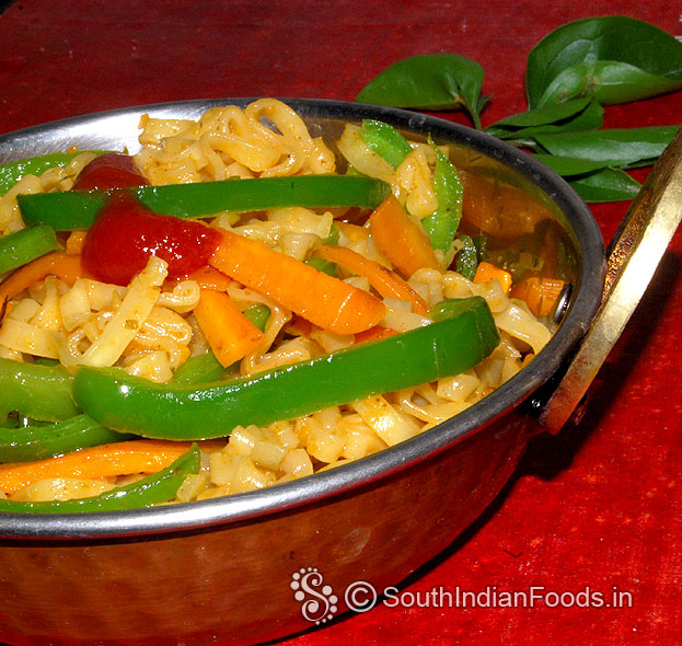 Instant noodels with vegetables