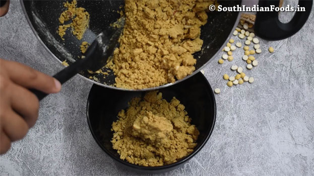 Pottukadalai laddu ingredients- Roasted gram, sugar, cashew nuts, raisins & cardamom