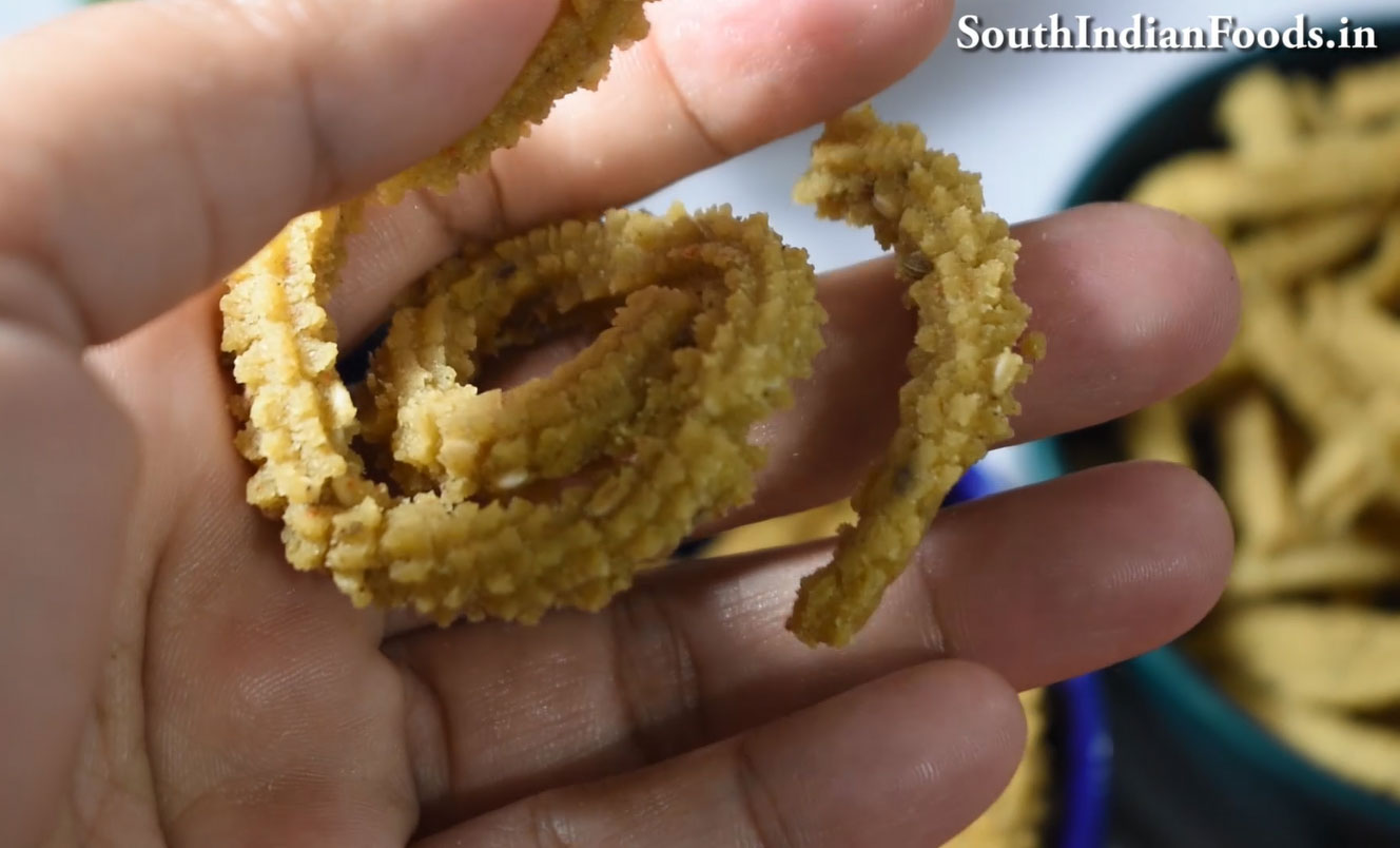 Kambu murukku recipe step 4