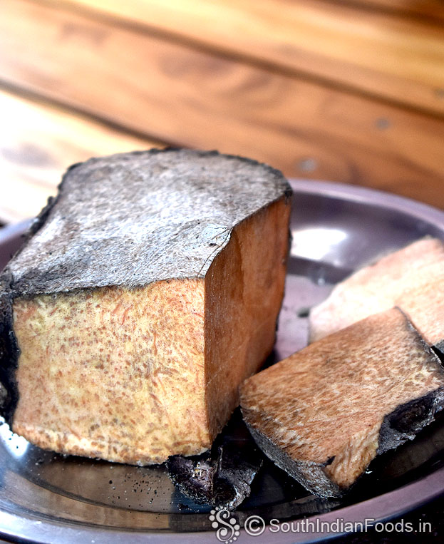 Cut and remove the yam skin 