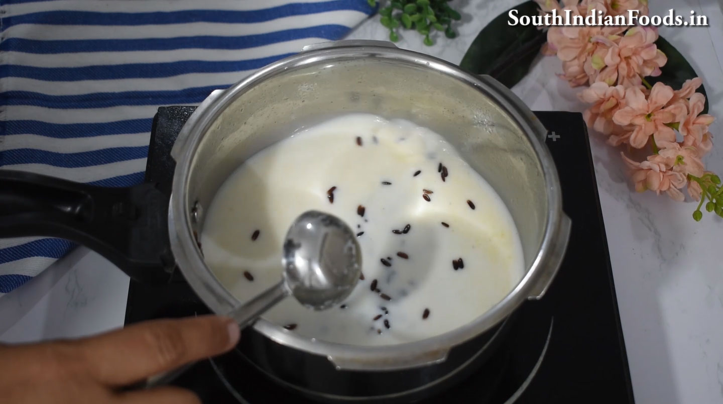 Kavuni arisi payasam