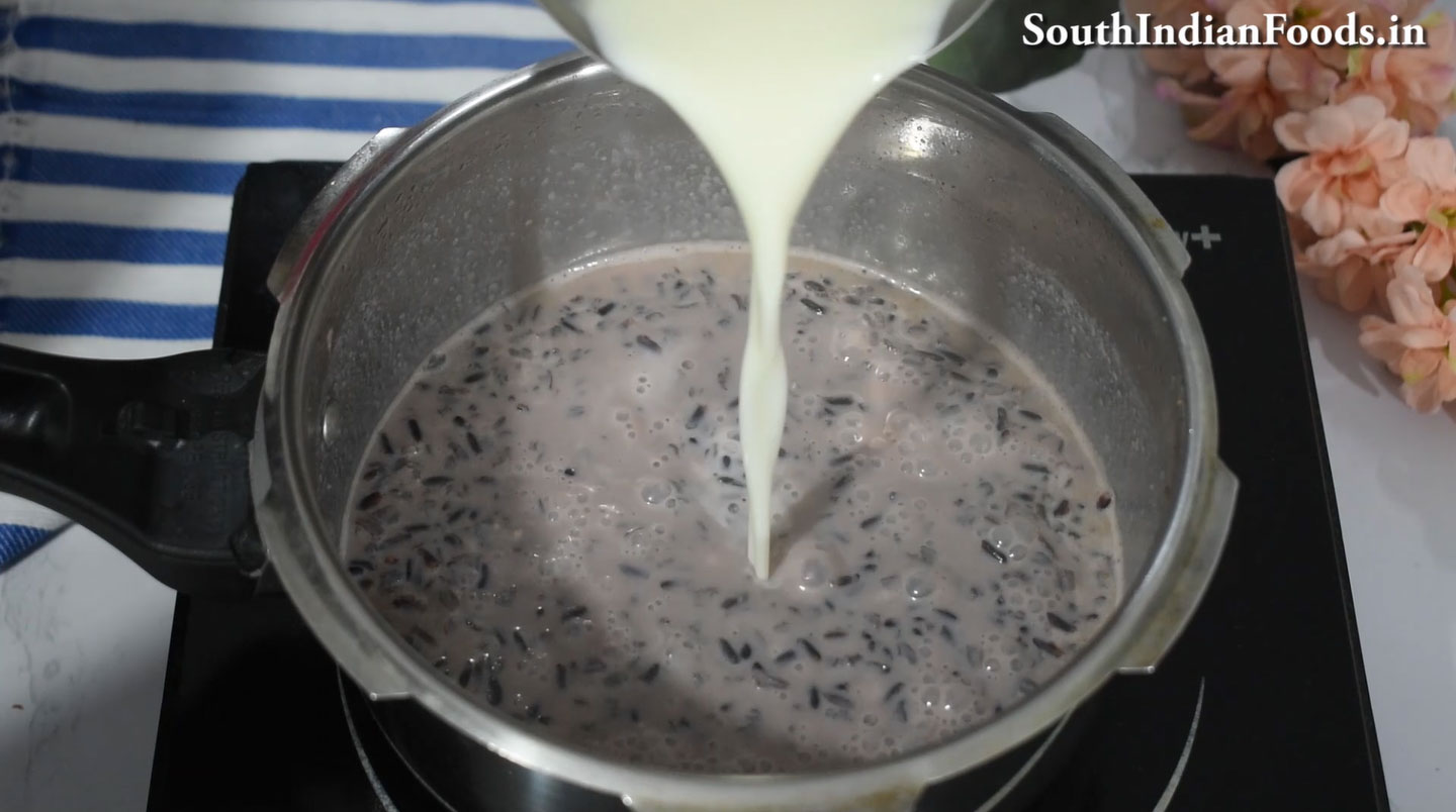 Kavuni arisi payasam