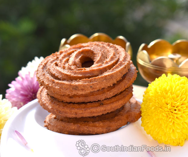 Crispy rice murukku