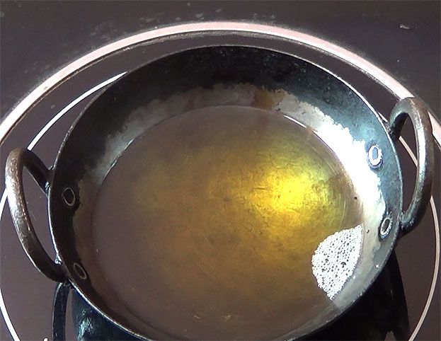Heat 1/4 ltr sesame oil, keep it aside