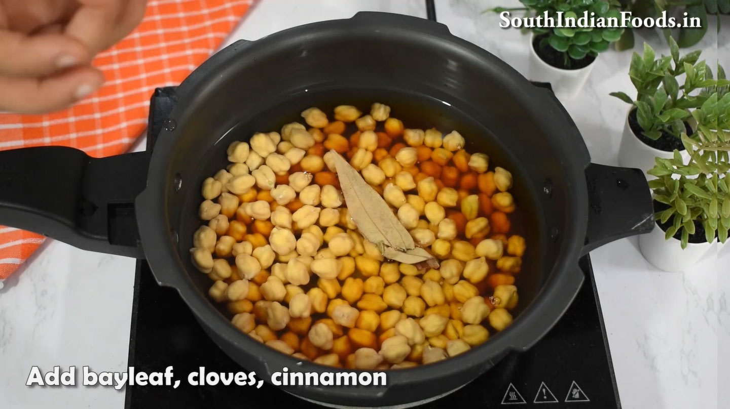 Masala puri chana masala  25