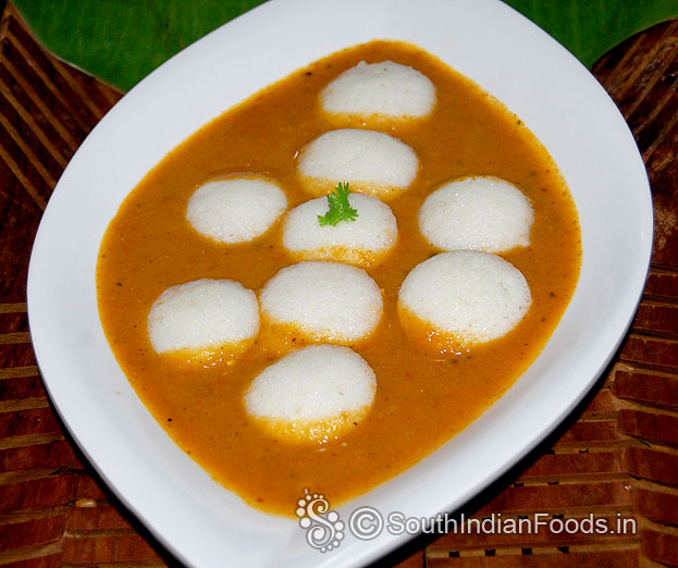 Mini idli tomato curry
