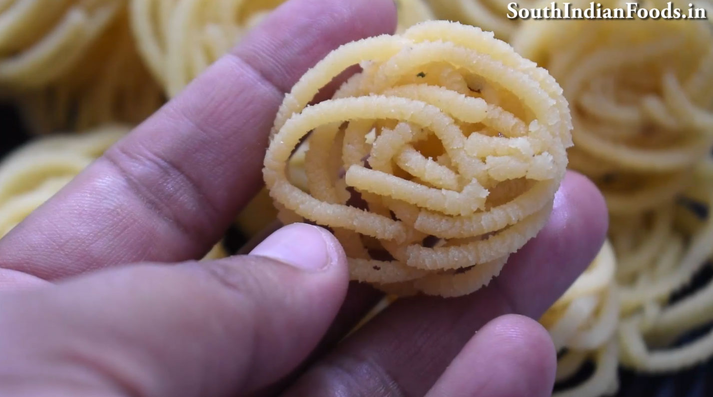 mini pottukadalai murukku recipe step 24