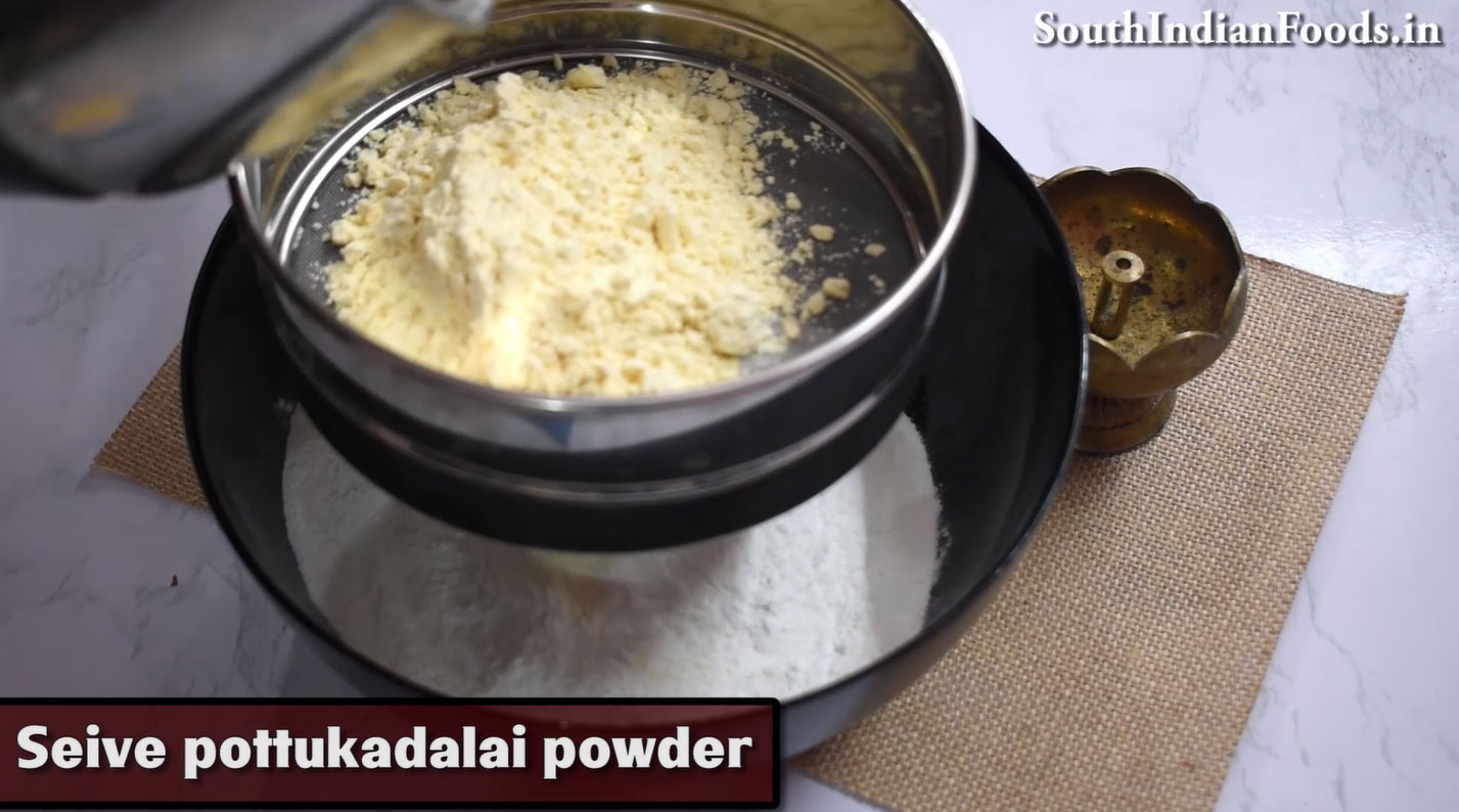 mini pottukadalai murukku recipe step 4