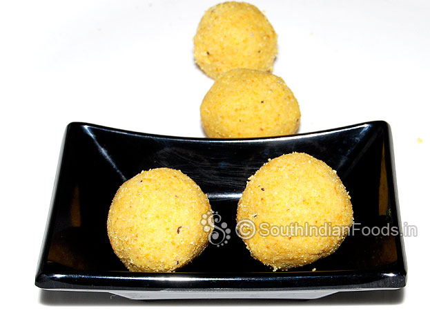 Moong dal ke ladoo ready to serve