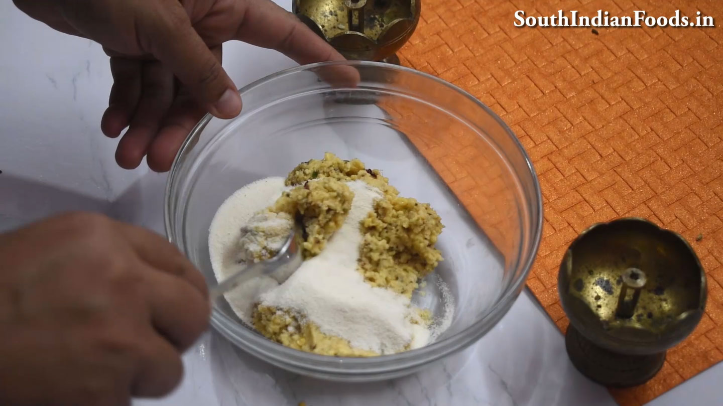 Moongdal rava vada