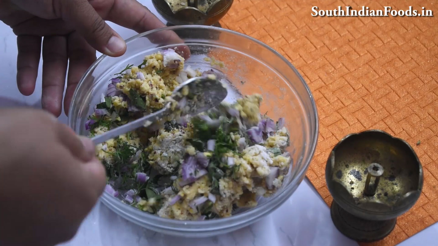 Moongdal rava vada