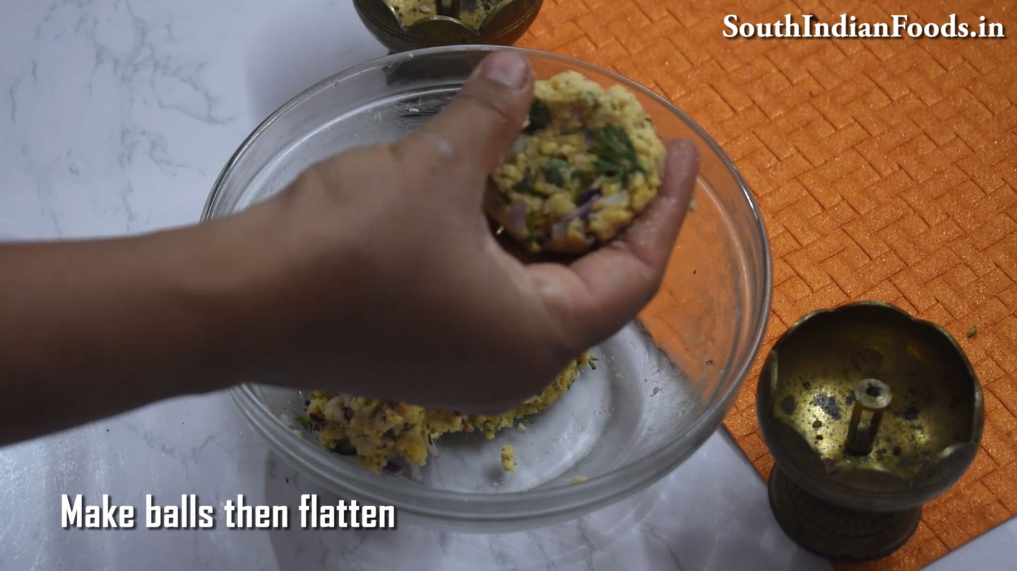 Moongdal rava vada