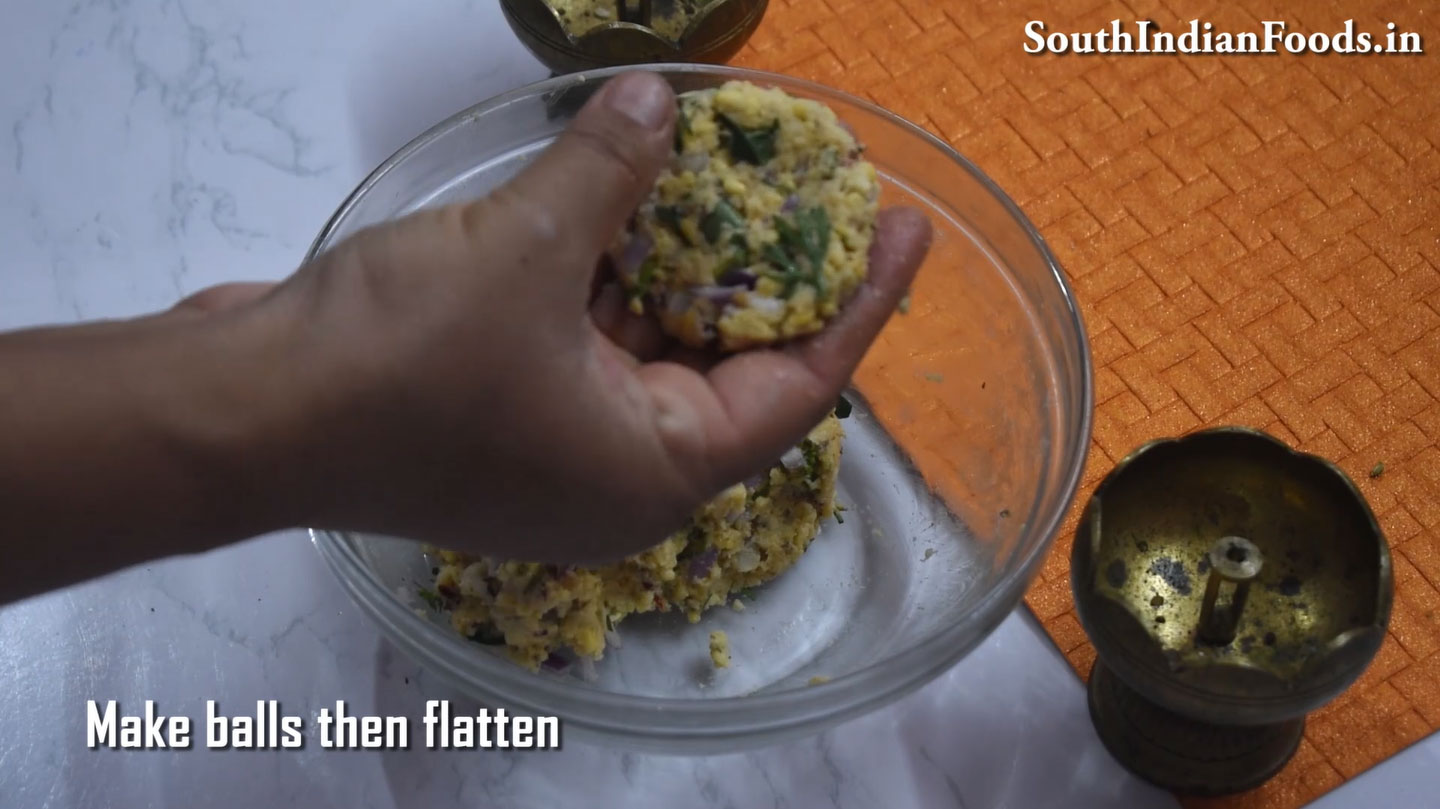 Moongdal rava vada