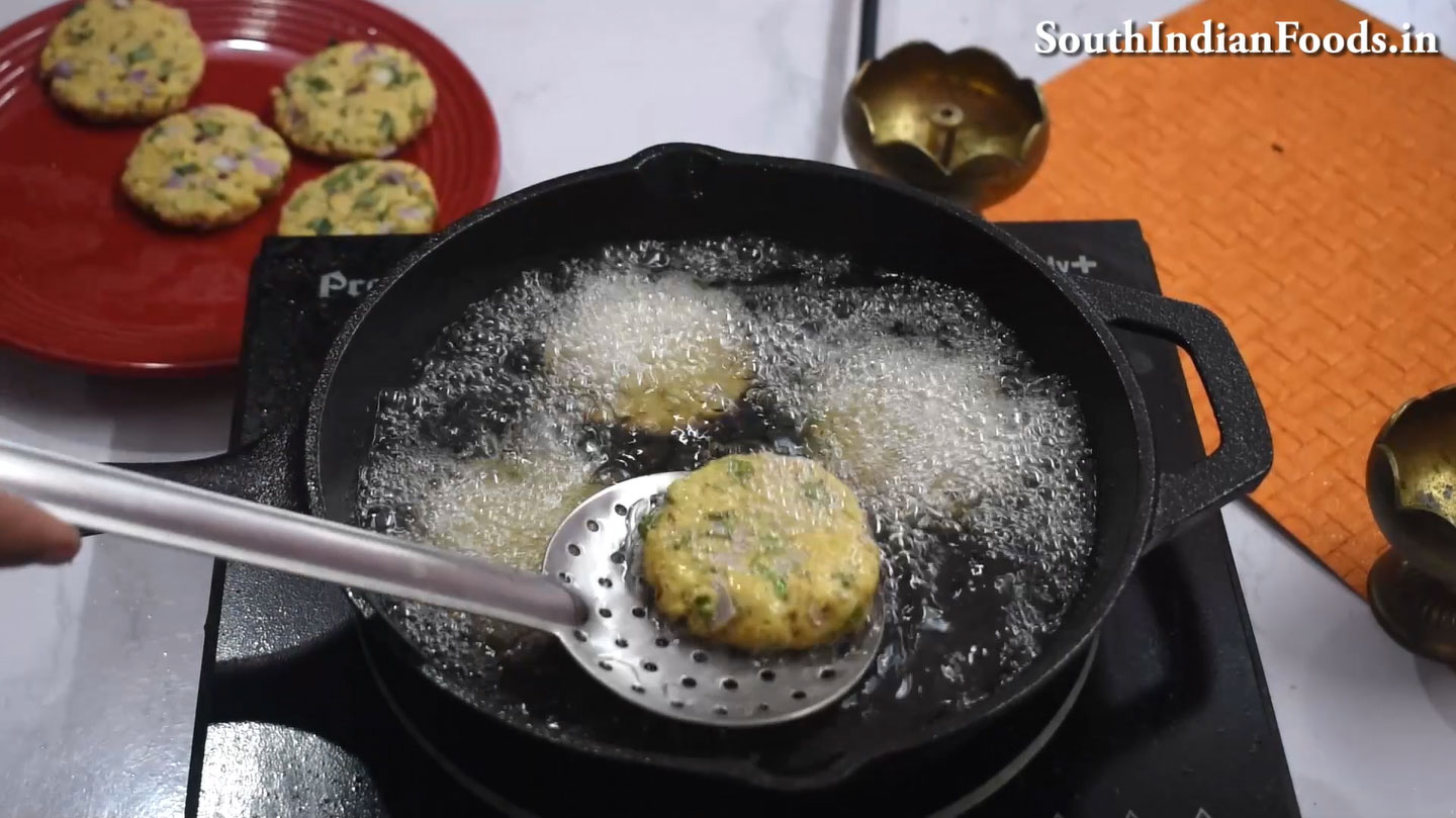 Moongdal rava vada