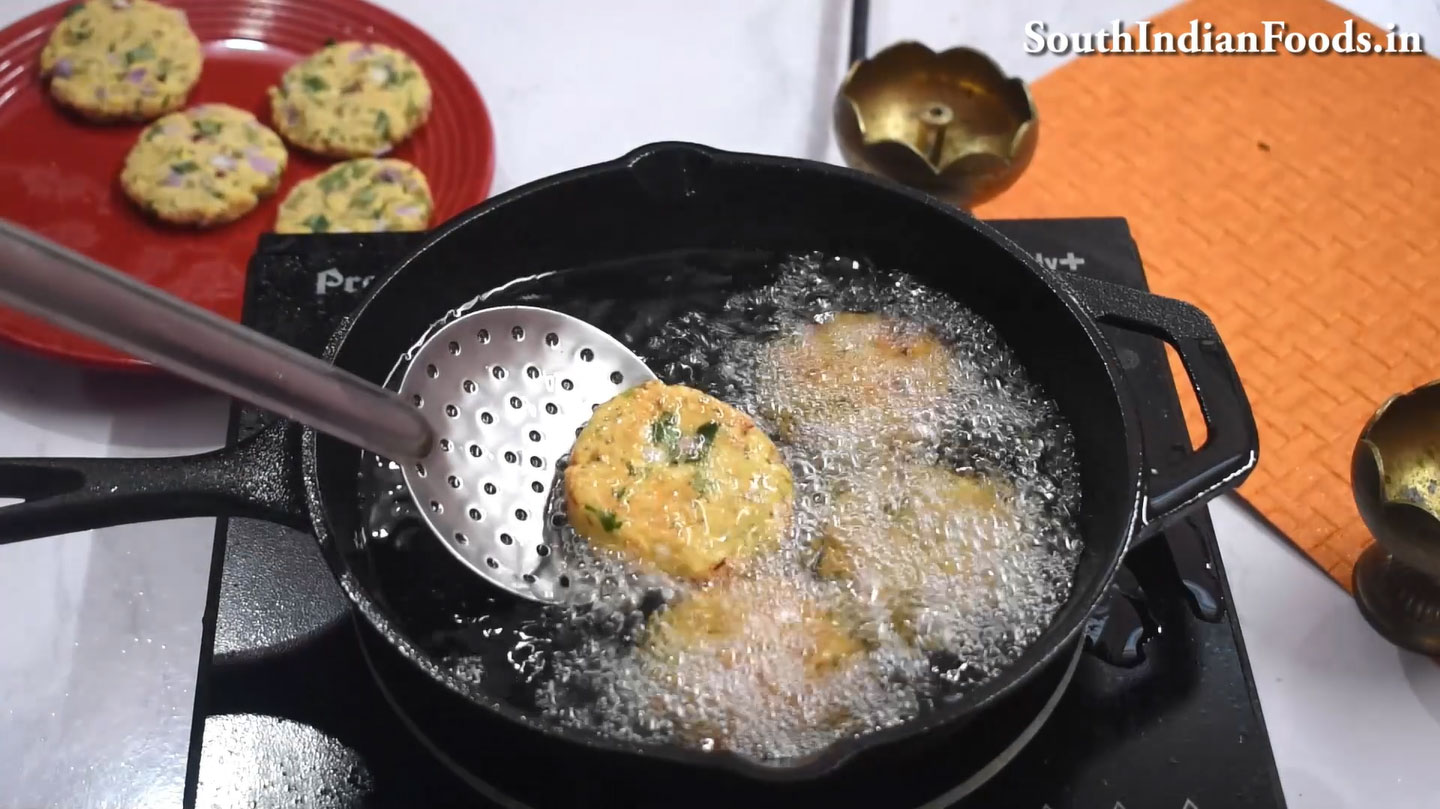 Moongdal rava vada