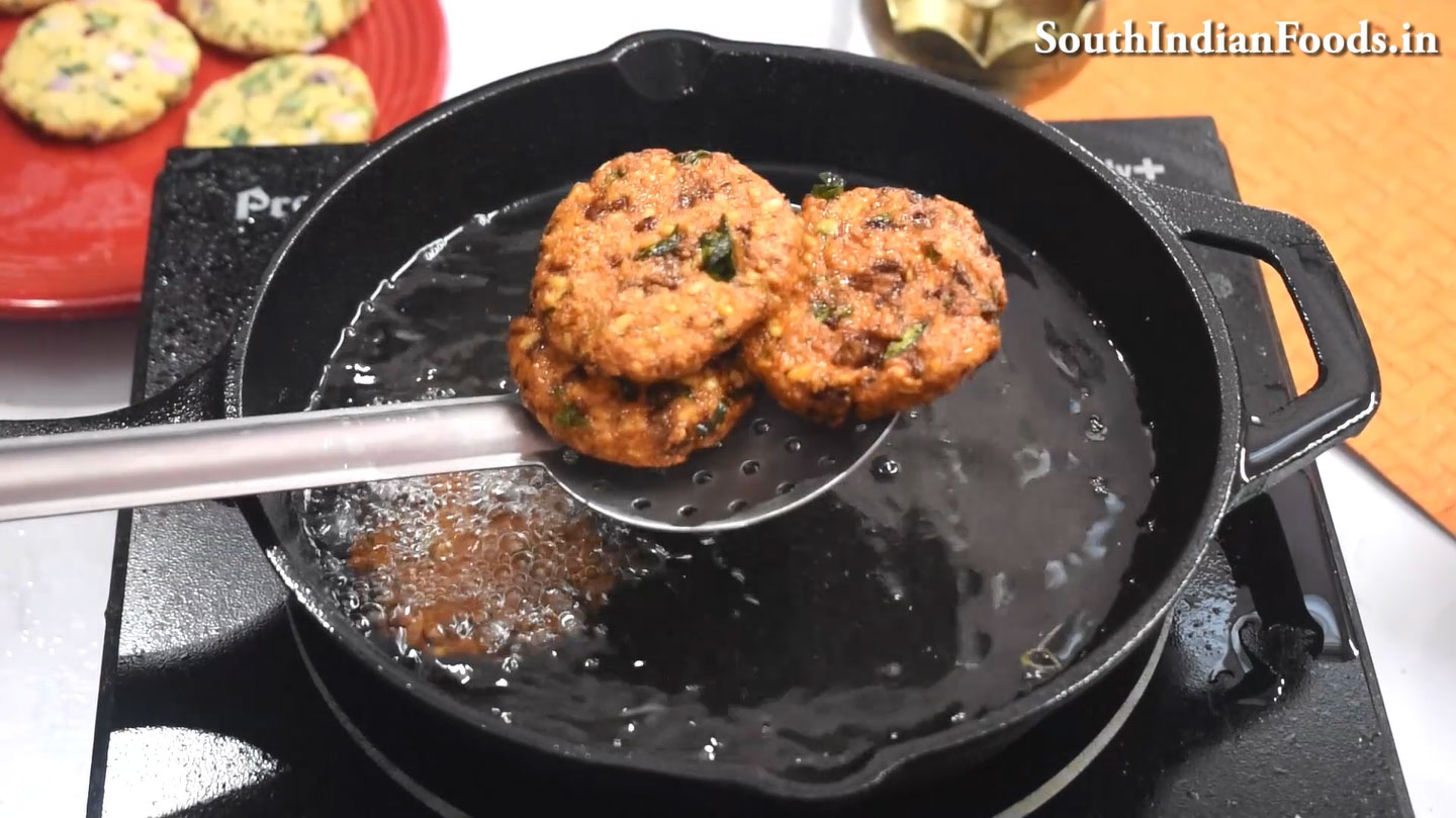 Moongdal rava vada