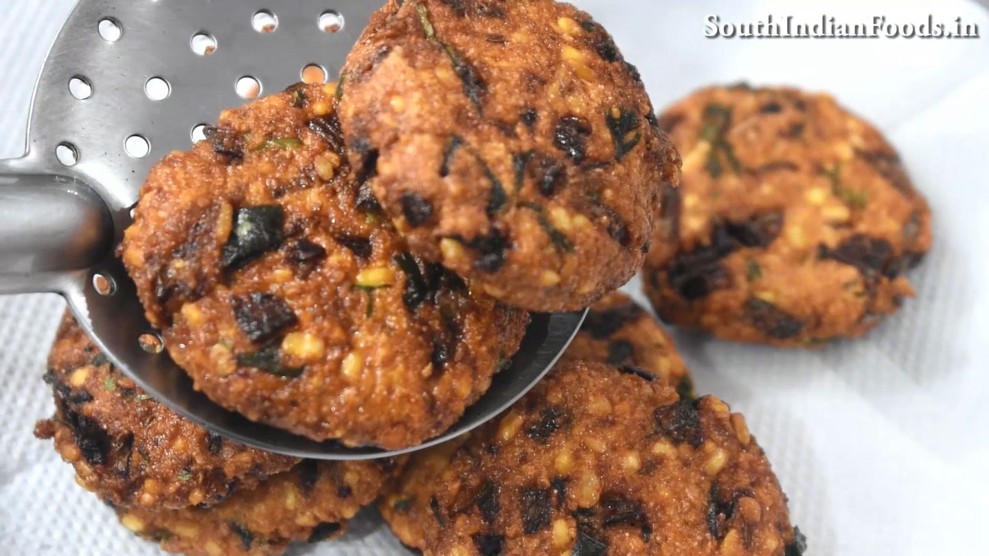 Moongdal rava vada
