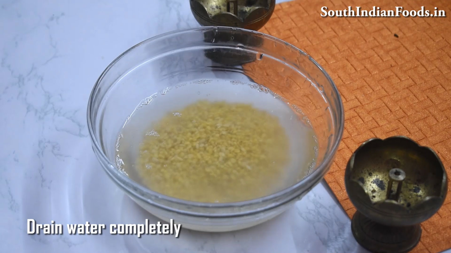 Moongdal rava vada