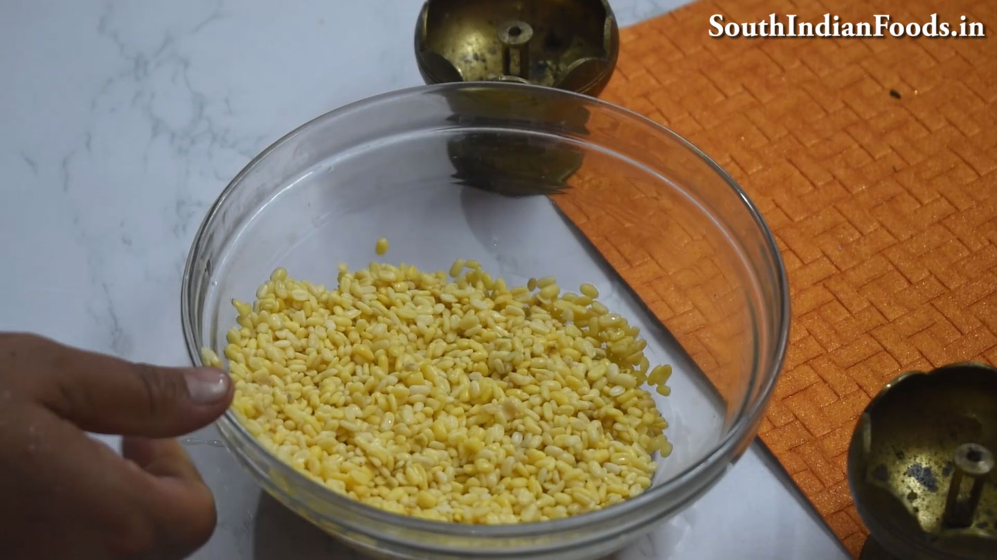 Moongdal rava vada