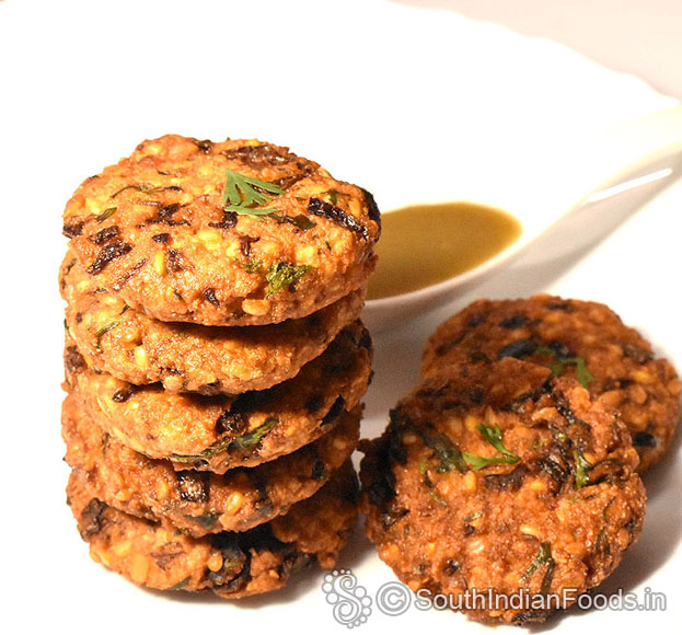 Moongdal rava vada